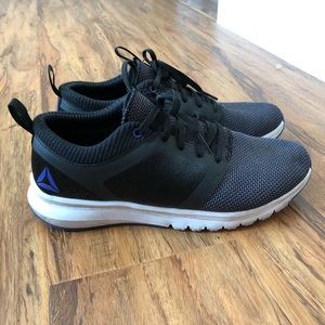 Reebok workout tennis shoes